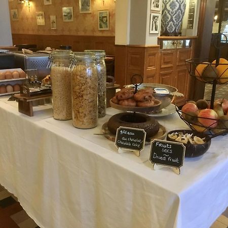 Logis Hotel De France Ла-Шартр-сюр-ле-Луар Экстерьер фото