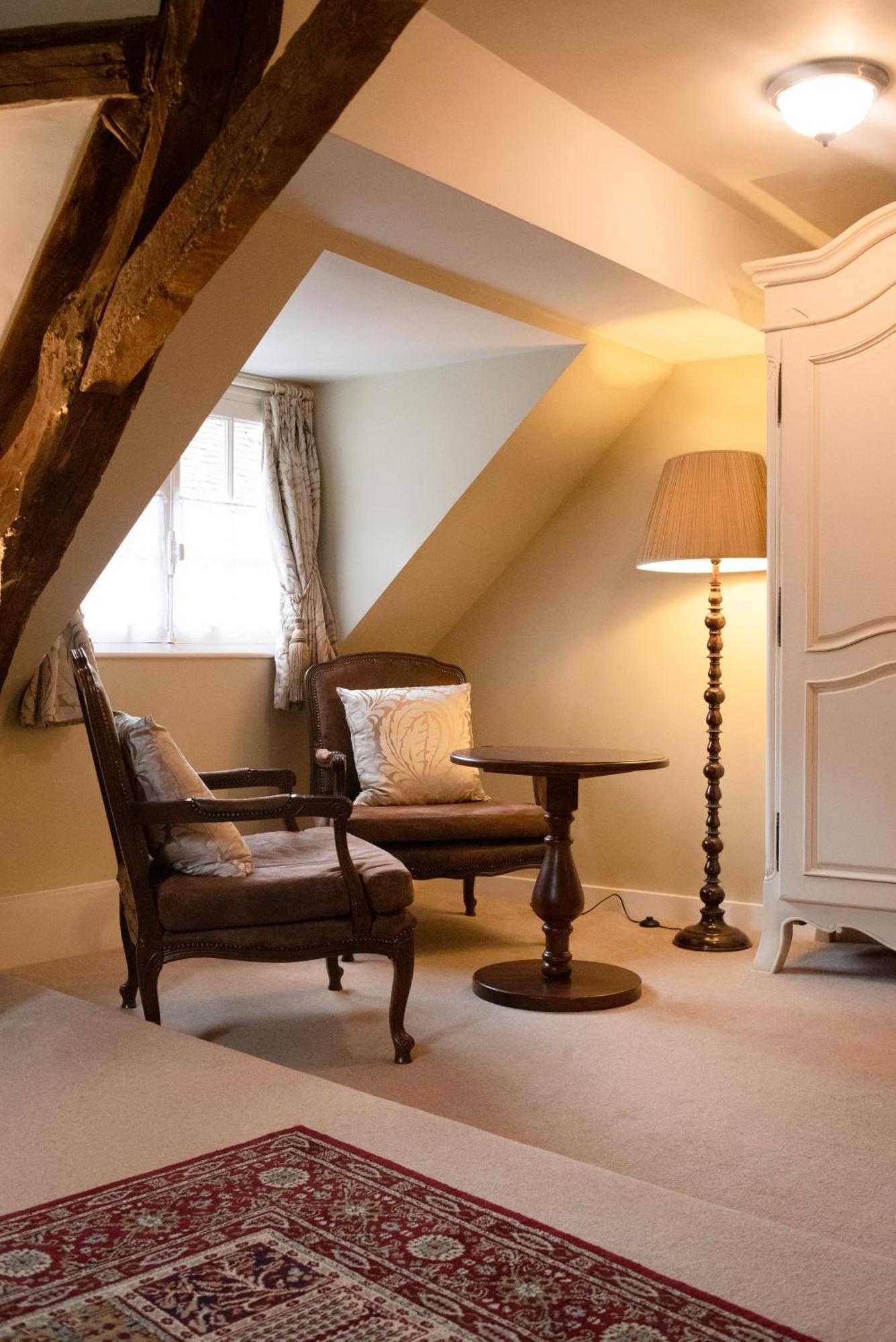 Logis Hotel De France Ла-Шартр-сюр-ле-Луар Экстерьер фото