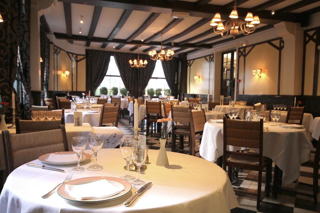 Logis Hotel De France Ла-Шартр-сюр-ле-Луар Экстерьер фото