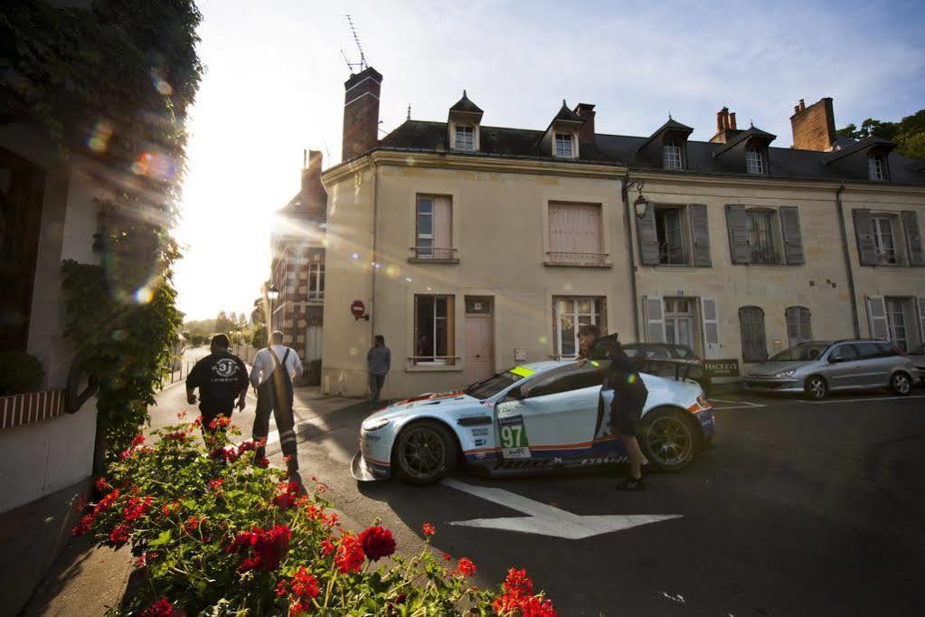 Logis Hotel De France Ла-Шартр-сюр-ле-Луар Экстерьер фото